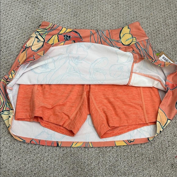 NWT Title Nine Flora Skort Tulip Bloom - Picture 7 of 13